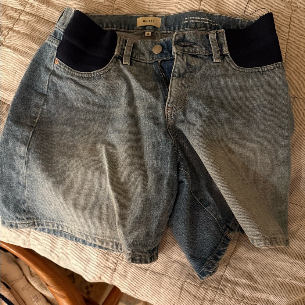 DL1961 Women's Jean Maternity Shorts - Light Blue - elasticated side panels